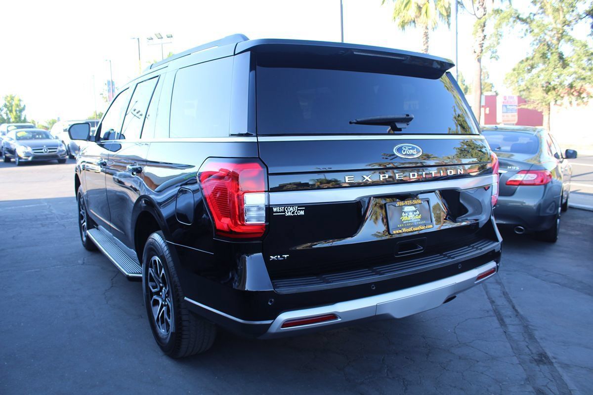 Used 2022 Ford Expedition XLT AWD/4WD image 5