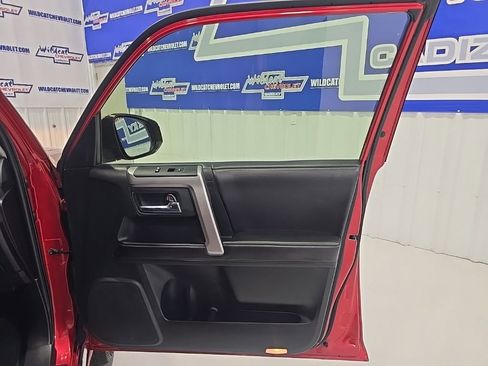 Used 2016 Toyota 4Runner Limited image 28