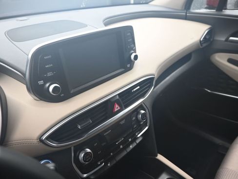 Used 2019 Hyundai Santa Fe SEL image 13