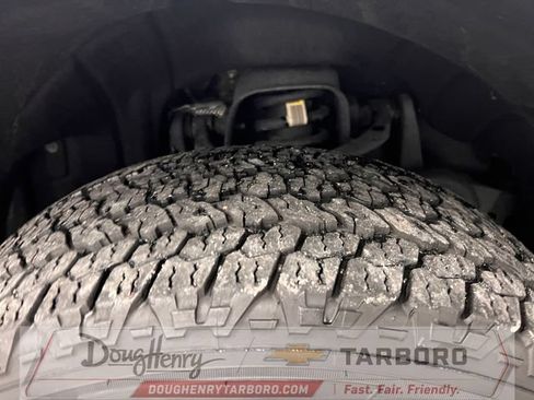 Used 2022 Chevrolet Colorado Z71 AWD/4WD image 18