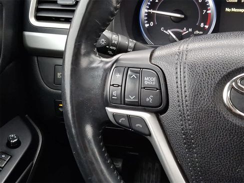 Used 2017 Toyota Highlander Limited Platinum image 23