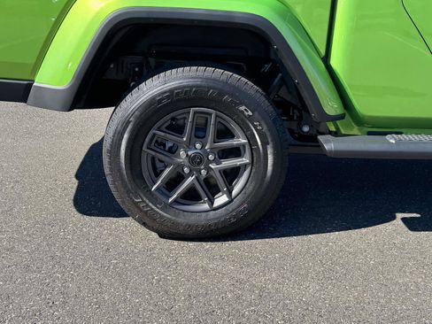 New 2026 Jeep Gladiator Sport AWD/4WD image 5