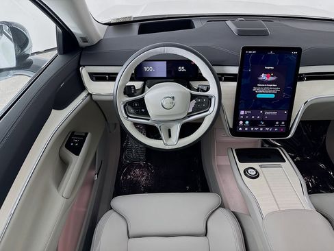 New 2025 Volvo EX90 Plus image 22