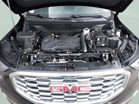 Used 2021 GMC Terrain Denali w/ Denali Premium Package image 9