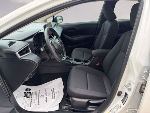 Used 2024 Toyota Corolla LE image 9