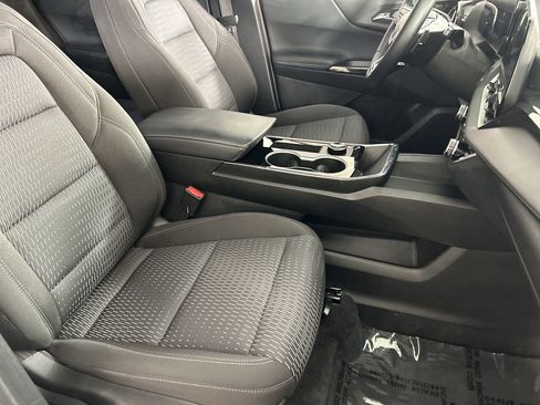 Used 2026 Chevrolet Equinox LT AWD/4WD image 25