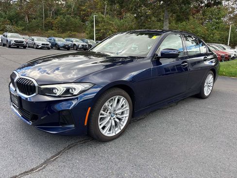Used 2023 BMW 330i xDrive Sedan w/ Premium Package image 4