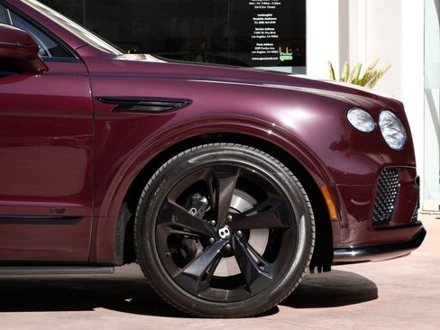 Used 2022 Bentley Bentayga image 6