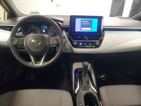Certified 2025 Toyota Corolla SE image 9