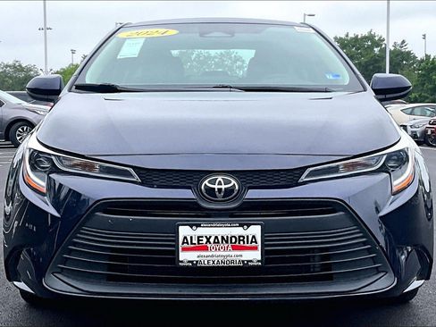Used 2024 Toyota Corolla LE FWD image 3