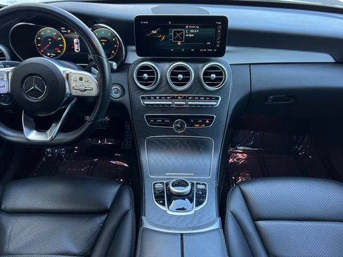 Used 2020 Mercedes-Benz C 300 Sedan image 3