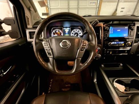 Used 2016 Nissan Titan Platinum Reserve AWD/4WD image 5