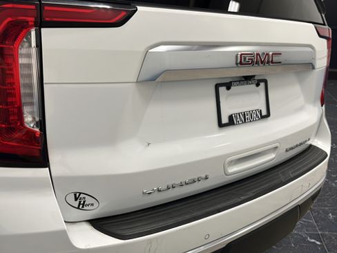 Used 2022 GMC Yukon XL Denali AWD/4WD image 42