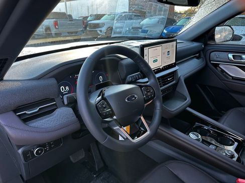 New 2026 Ford Explorer Platinum image 60