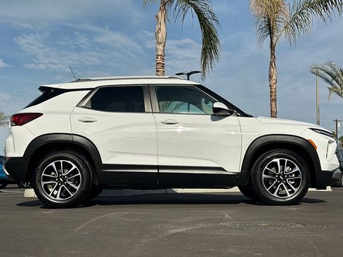 Used 2024 Chevrolet TrailBlazer LT w/ Convenience Package image 3