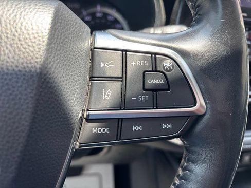 Used 2020 Toyota Highlander Limited FWD image 50