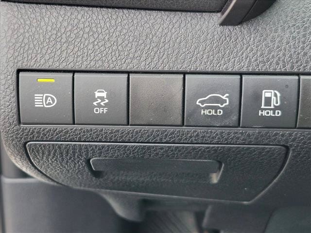 Used 2020 Toyota Camry LE FWD image 13