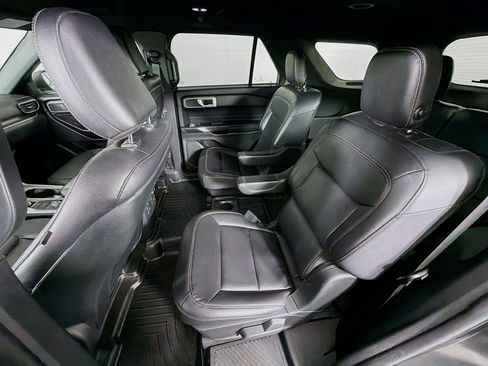 Used 2020 Ford Explorer XLT w/ Equipment Group 202A AWD/4WD image 25