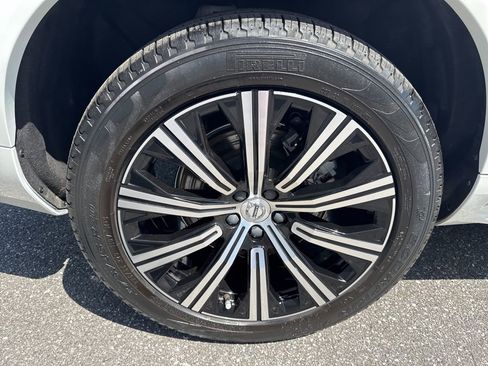 Used 2023 Volvo XC90 B5 Plus AWD/4WD image 9
