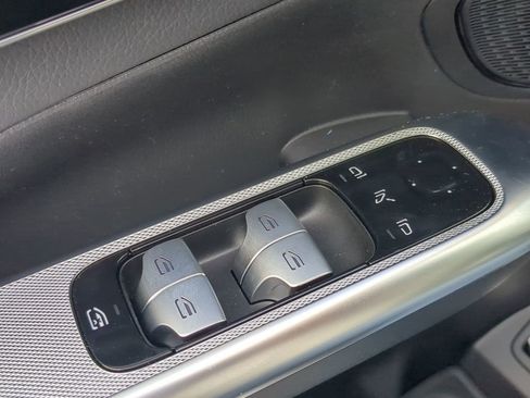 Certified 2025 Mercedes-Benz GLC 350e 4MATIC image 10