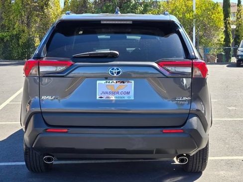 Certified 2023 Toyota RAV4 XLE w/ XLE Grade Weather Package AWD/4WD image 6
