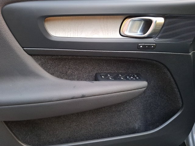 Certified 2024 Volvo XC40 B5 Core AWD/4WD image 8