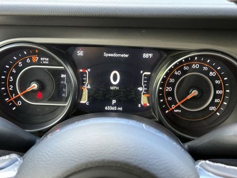 Used 2021 Jeep Gladiator Overland image 17