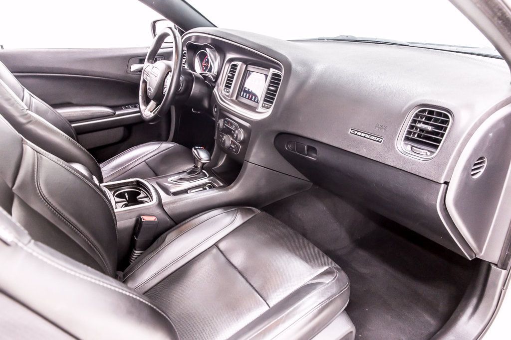 Used 2022 Dodge Charger SXT w/ Leather Interior Group RWD image 32