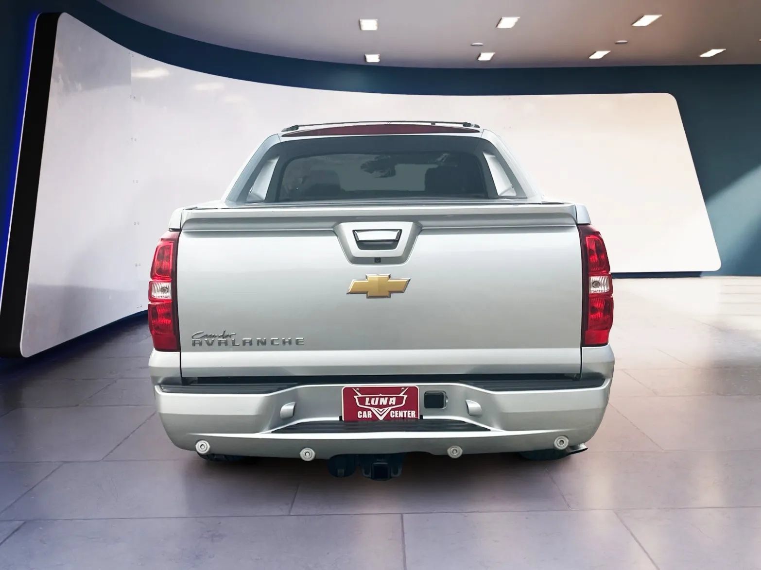 Used 2013 Chevrolet Avalanche LTZ RWD image 4