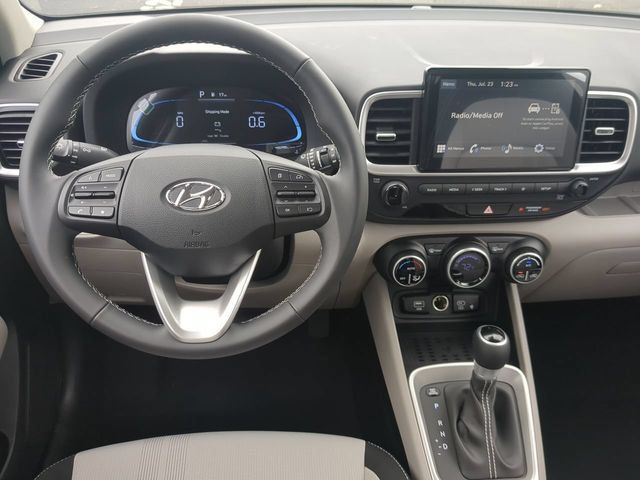 Used 2026 Hyundai Venue SEL FWD image 14