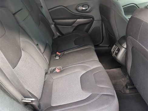 Used 2019 Jeep Cherokee Latitude w/ Popular Appearance Group image 24