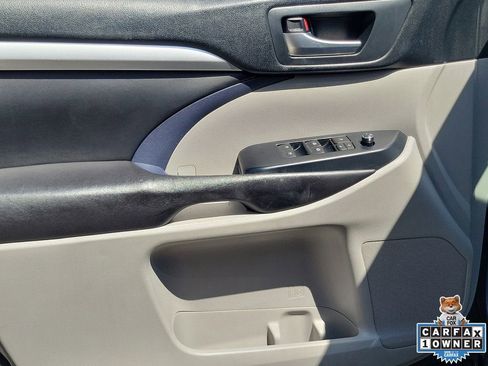Used 2017 Toyota Highlander XLE FWD image 21
