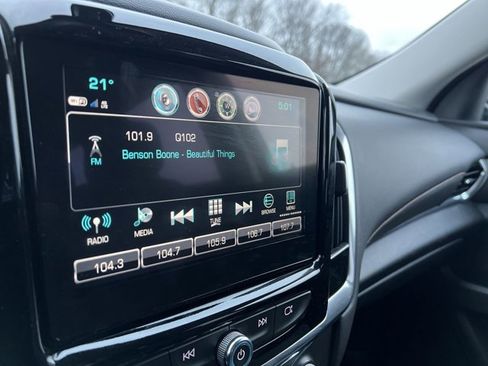 Used 2019 Chevrolet Traverse LT image 13