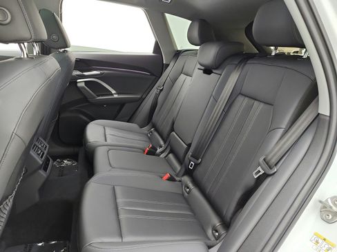 Used 2025 Audi Q5 Premium w/ Convenience Package AWD/4WD image 11