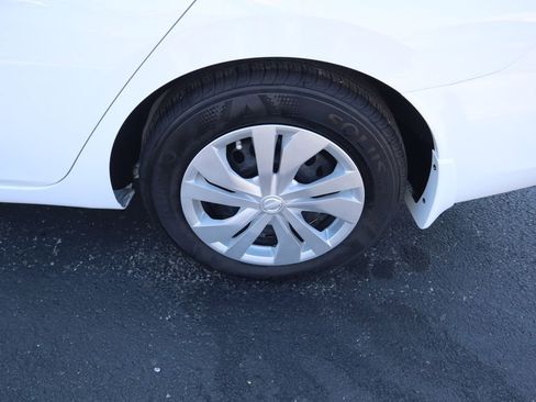 Used 2025 Nissan Versa S w/ Trunk Package image 9