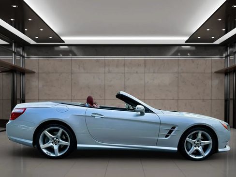 Used 2013 Mercedes-Benz SL 550 w/ Premium Pkg image 23