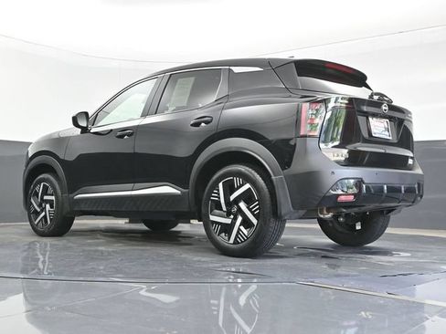 Used 2025 Nissan Kicks SV w/ Charging Package FWD image 22