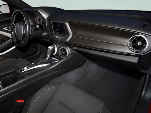 Used 2021 Chevrolet Camaro LT RWD image 27