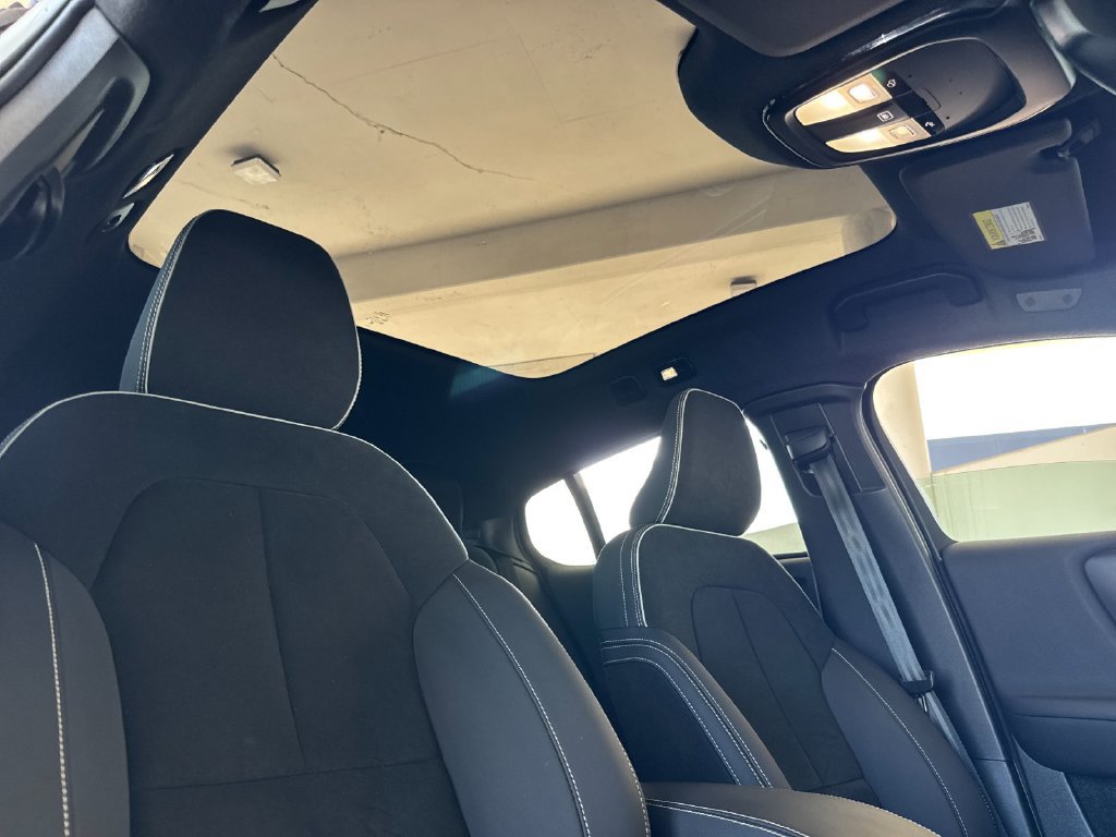 Certified 2023 Volvo C40 P8 Recharge Ultimate w/ Protection Package Premier AWD/4WD image 16