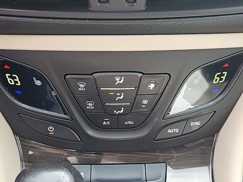 Used 2019 Buick Envision Essence w/ LPO, Active Package image 23