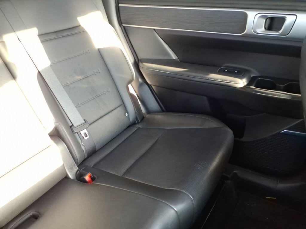 Used 2024 Hyundai Santa Fe Limited FWD image 18