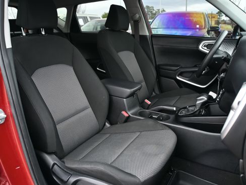 Used 2022 Kia Soul LX w/ Technology Package image 17