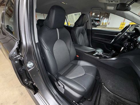Used 2024 Toyota Camry SE AWD/4WD image 16