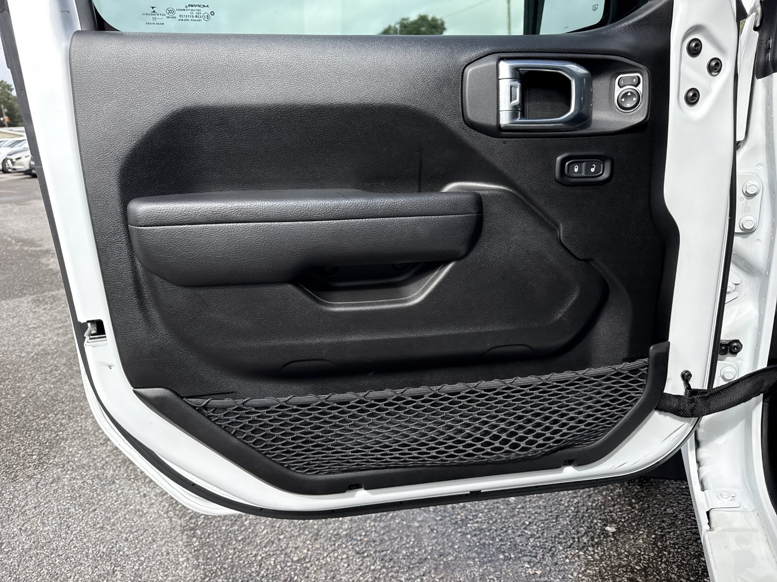 Used 2022 Jeep Wrangler Sport AWD/4WD image 12