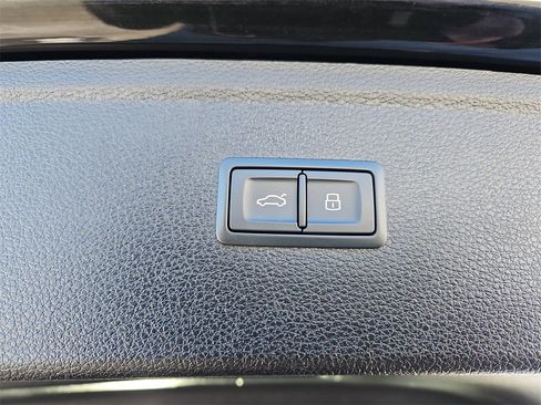 Certified 2024 Audi Q5 2.0T Premium Plus image 26
