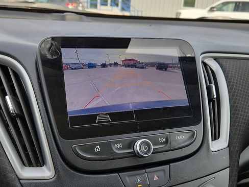 Used 2025 Chevrolet Malibu LT image 8