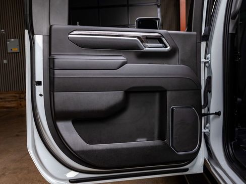 Used 2025 Chevrolet Silverado 3500 LTZ w/ LTZ Plus Package image 37