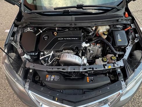 Used 2018 Chevrolet Volt LT FWD image 12
