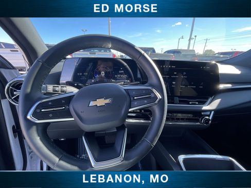 Used 2025 Chevrolet Equinox LT image 11