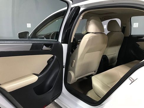 Used 2015 Volkswagen Jetta SE image 15